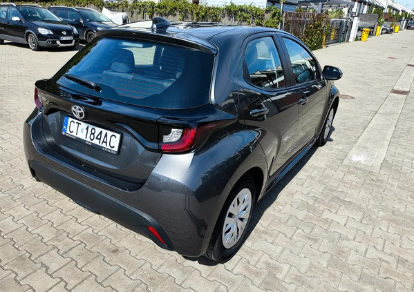 Toyota Yaris cena 59999 przebieg: 93164, rok produkcji 2022 z Jedwabne małe 301